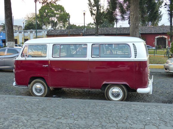 A double-take !! This is very close in appearance to the VW  we took to India  and back in 71/72 !