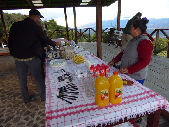 ........and an outdoor  breakfast at Finca el Pilar.