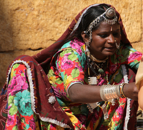 Rajasthani women selling  jewellery