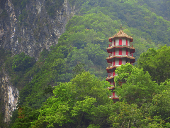 Wonderful location for this pagoda.