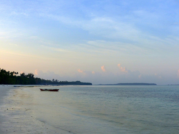 A dawn start on one of the wonderful Kai beaches.