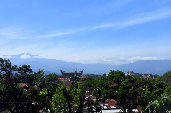 Padang's skyline is  dominated by the wonderful Great Mosque of West Sumatra....